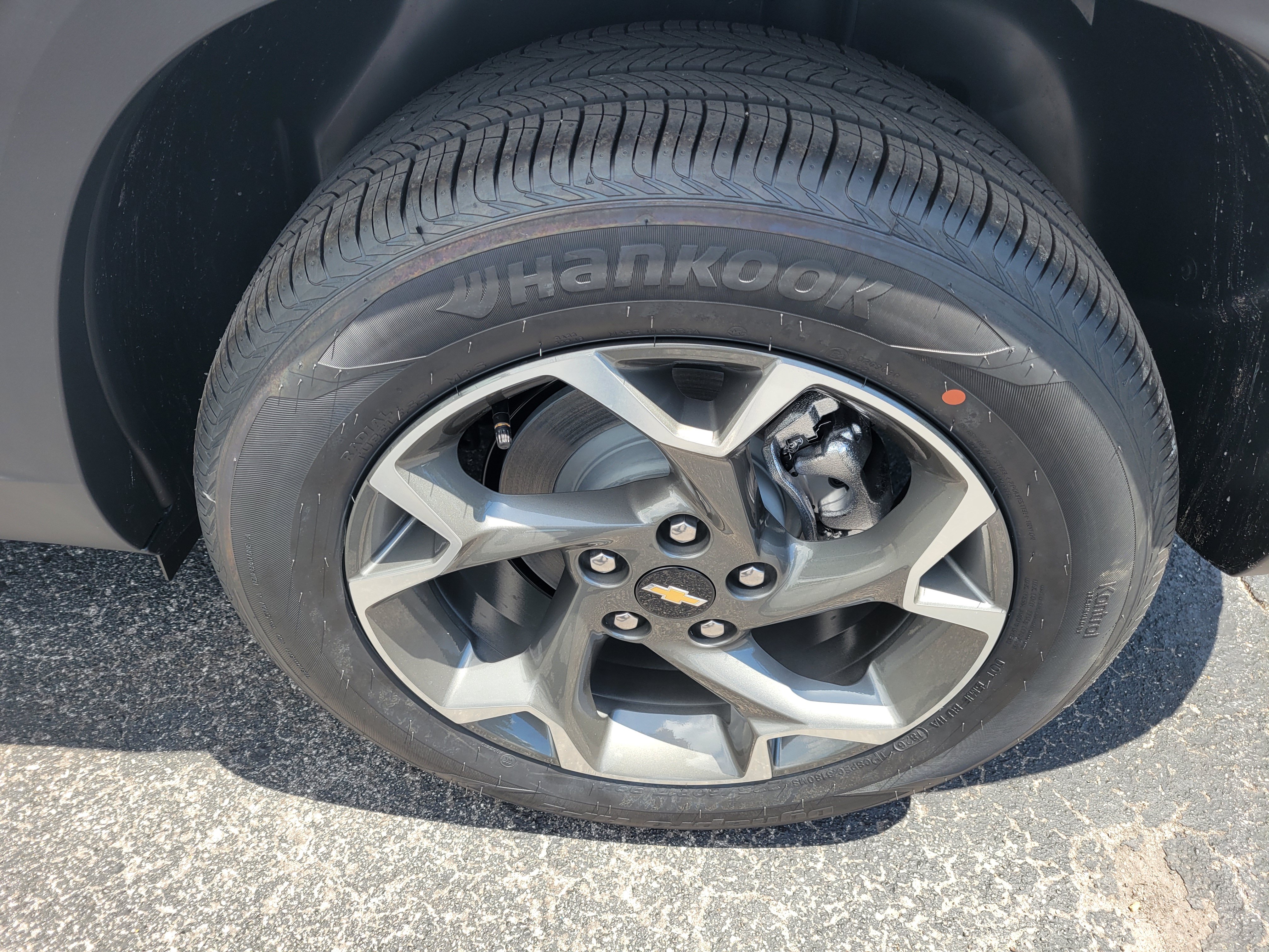 New 2026 Chevrolet Trax LT w/ Driver Confidence Package FWD image 32