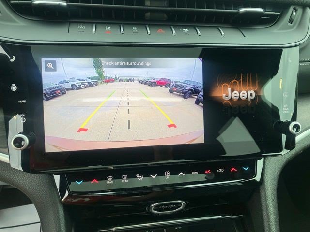New 2026 Jeep Grand Cherokee L Limited w/ Limited Altitude Package AWD/4WD image 18