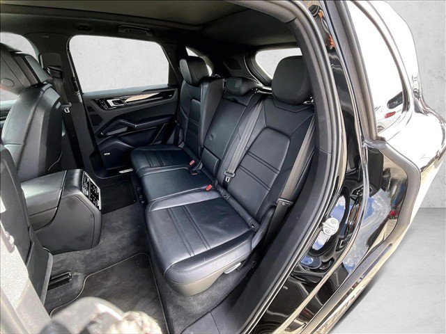 Used 2020 Porsche Cayenne S AWD/4WD image 25