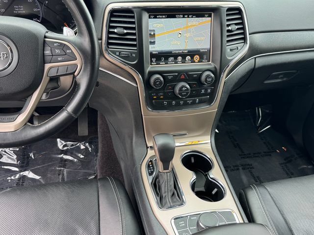 Used 2017 Jeep Grand Cherokee Limited w/ Luxury Group II AWD/4WD image 18
