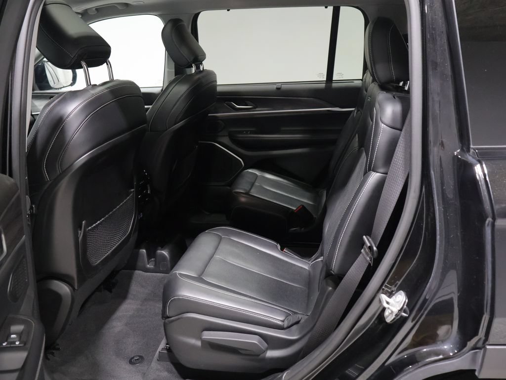 Certified 2021 Jeep Grand Cherokee L Limited w/ Luxury Tech Group II AWD/4WD image 19