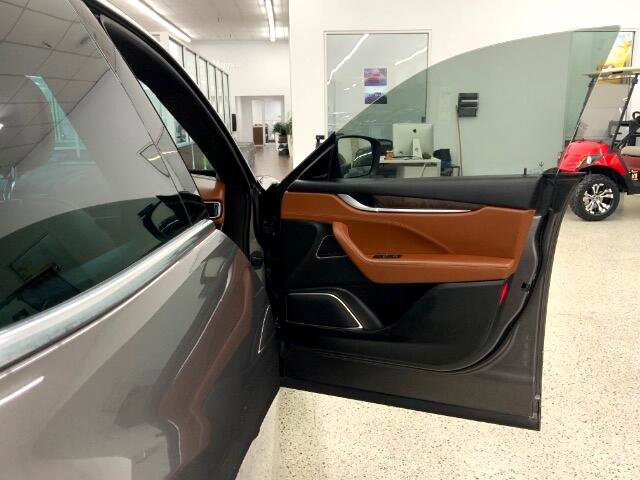 Used 2017 Maserati Levante S image 32