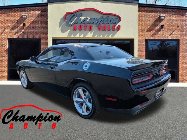 Used 2015 Dodge Challenger R/T Plus image 9