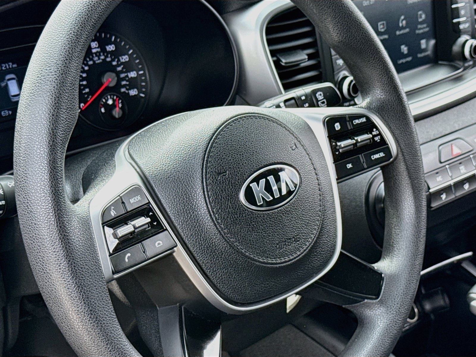 Used 2019 Kia Sorento L FWD image 12
