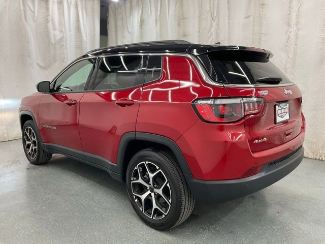 Used 2025 Jeep Compass Limited AWD/4WD image 5