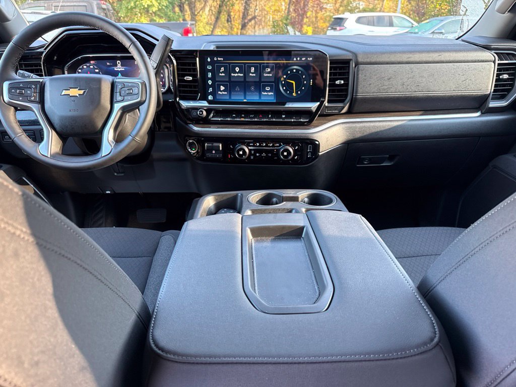 Used 2025 Chevrolet Silverado 1500 LT AWD/4WD image 17