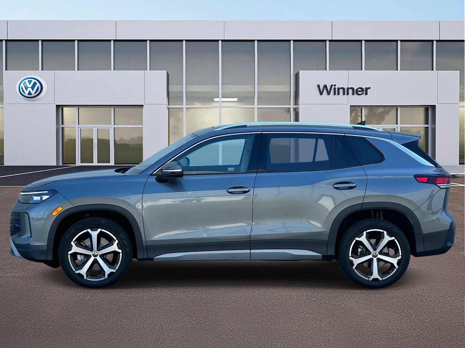 New 2026 Volkswagen Tiguan SE AWD/4WD image 2