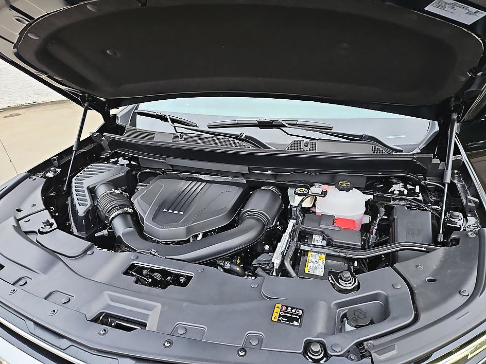 New 2027 Chevrolet Traverse LT FWD image 22