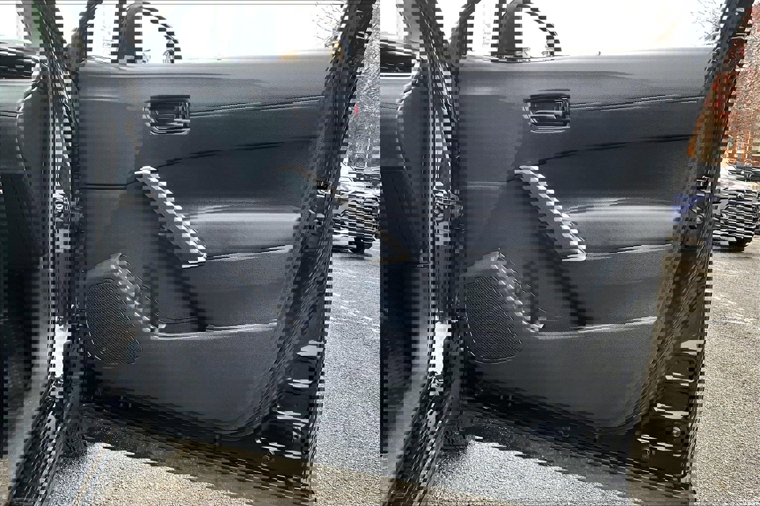 Used 2022 Toyota Corolla Cross LE w/ Moonroof Package image 23