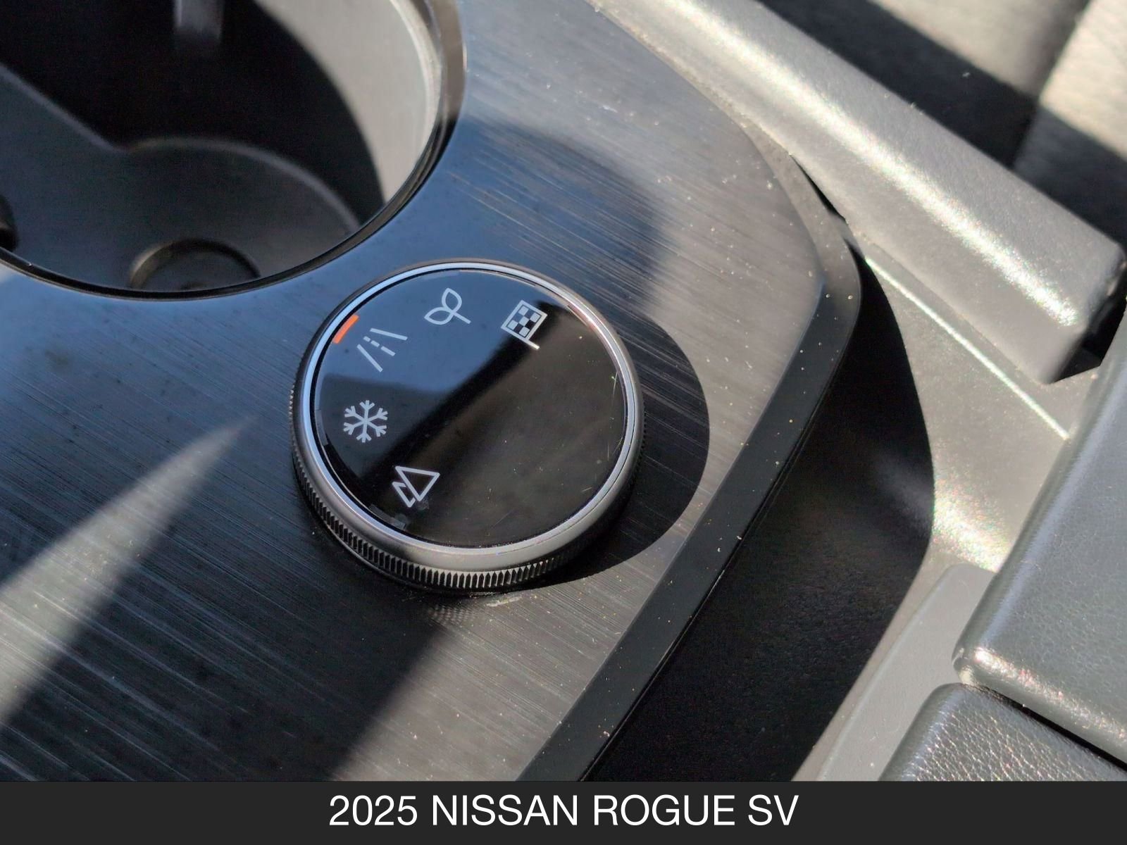 Used 2025 Nissan Rogue SV image 21
