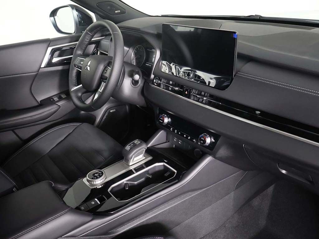 New 2026 Mitsubishi Outlander LE FWD image 27