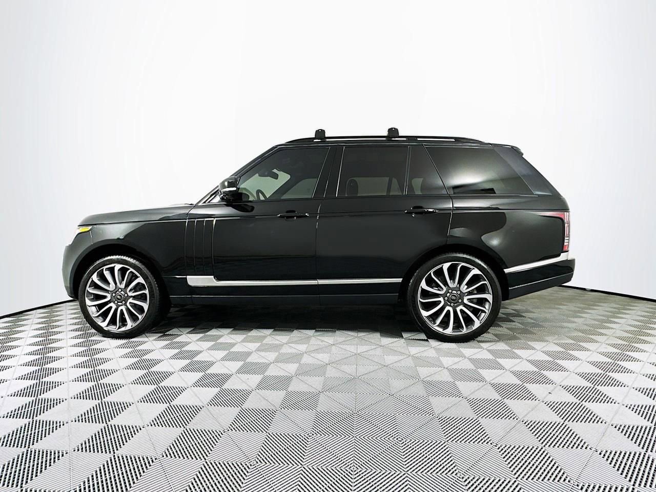 Used 2016 Land Rover Range Rover Supercharged image 17