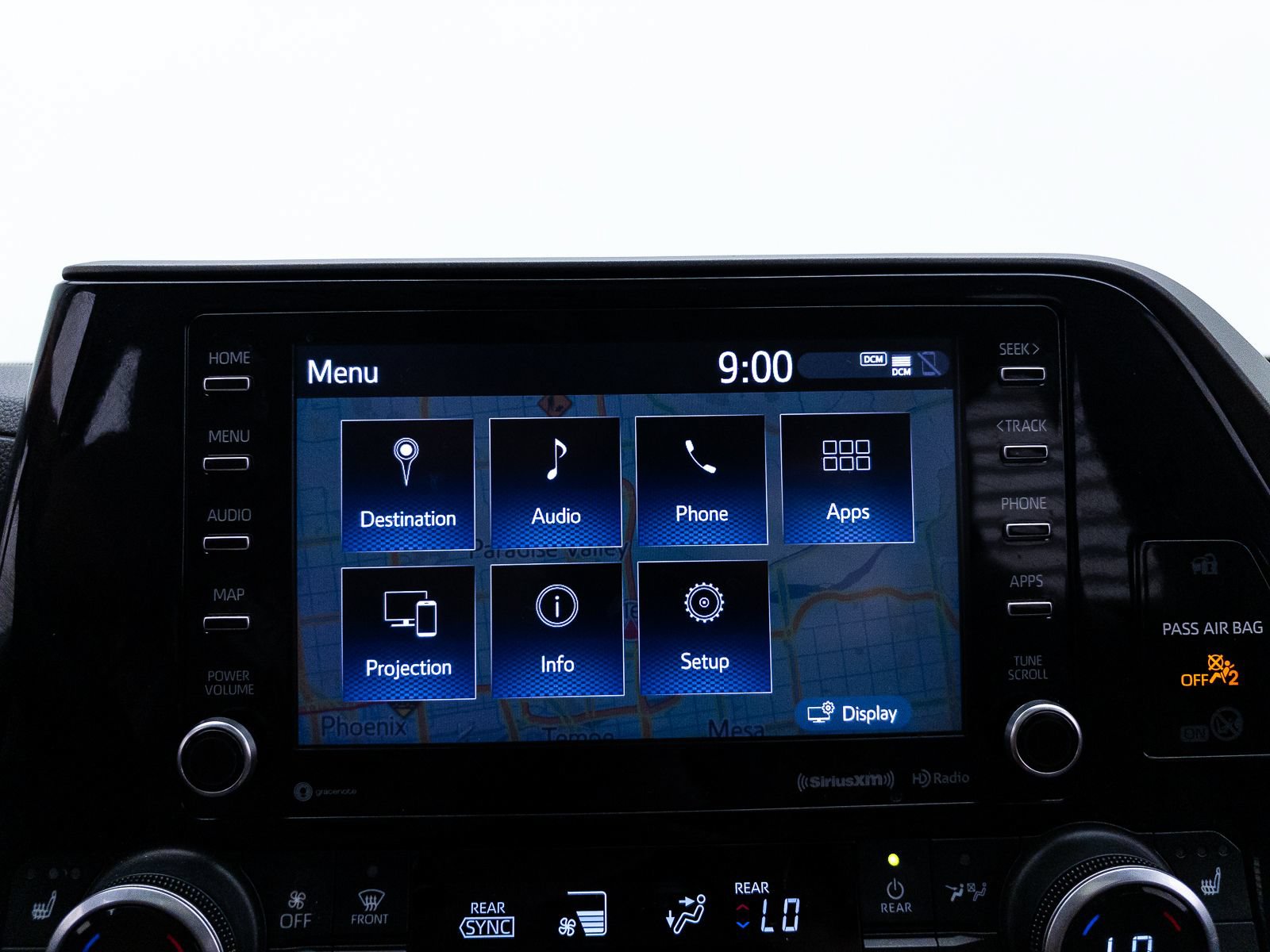 Used 2021 Toyota Highlander XLE AWD/4WD image 24