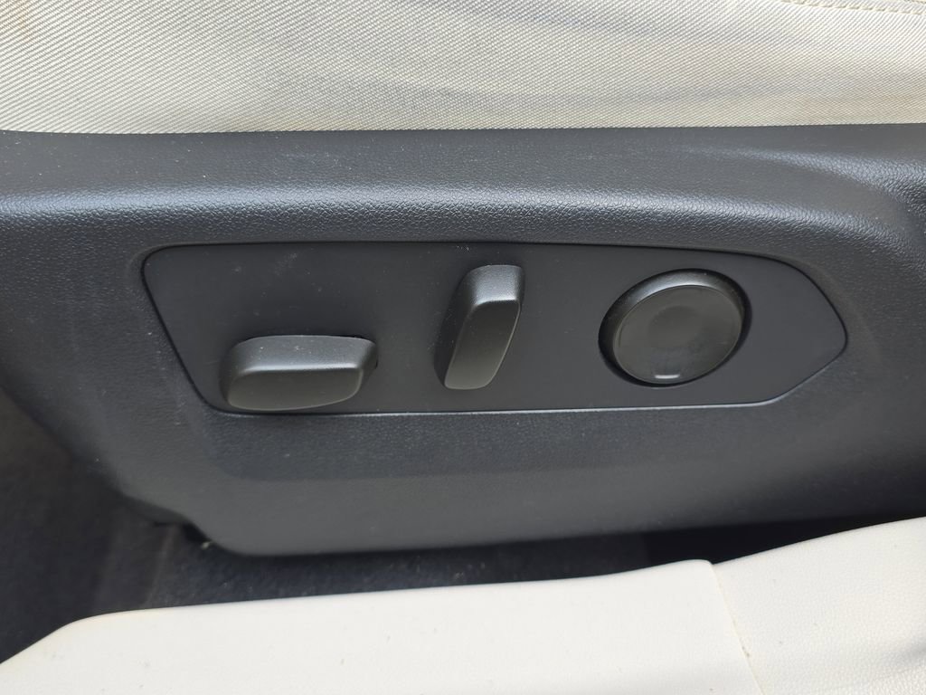 Used 2021 Buick Envision Essence AWD/4WD image 9