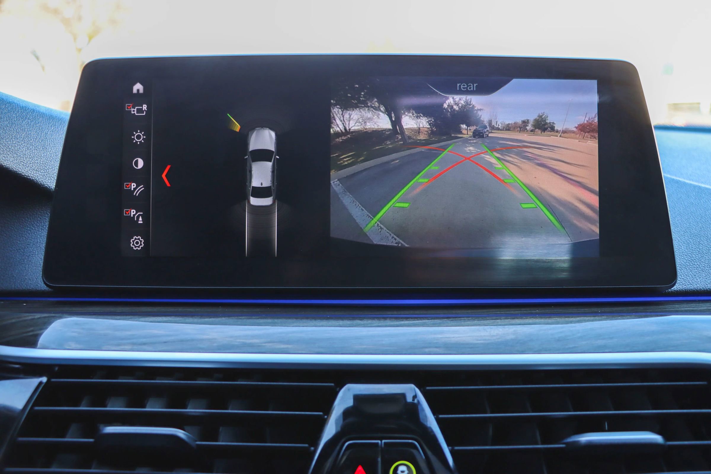 Used 2018 BMW 530i xDrive image 38