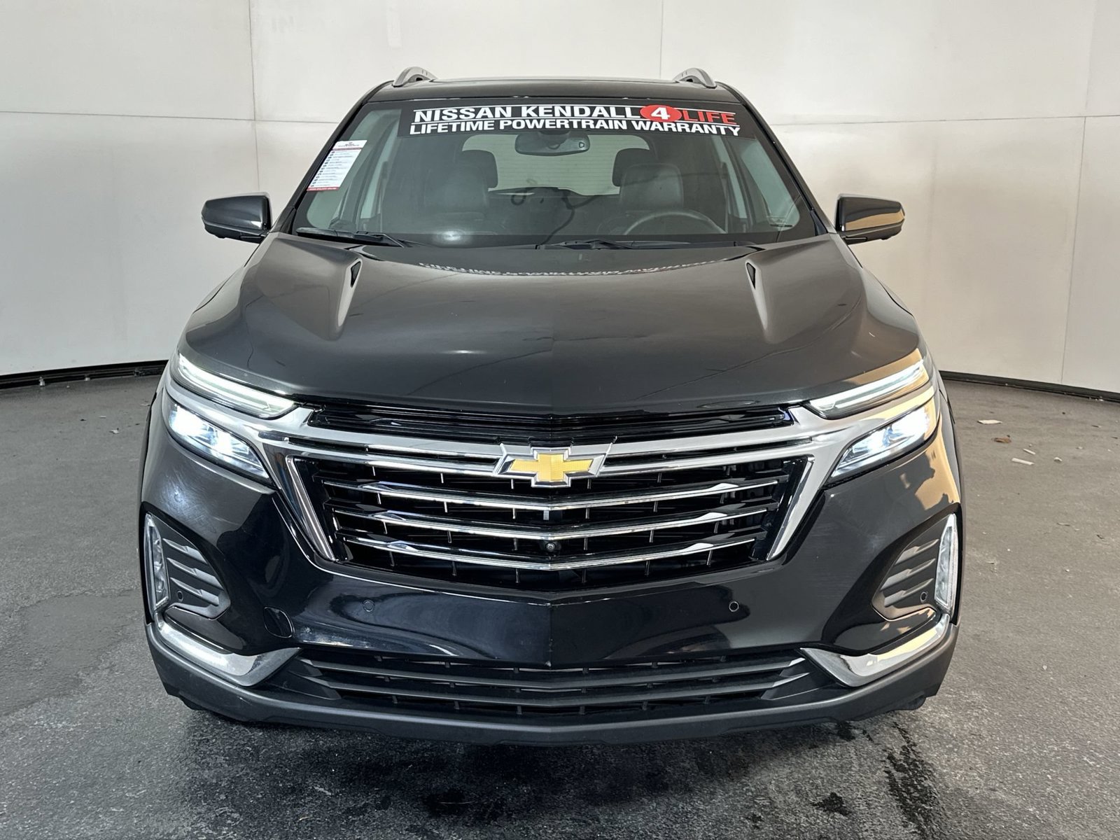 Used 2023 Chevrolet Equinox Premier FWD image 3