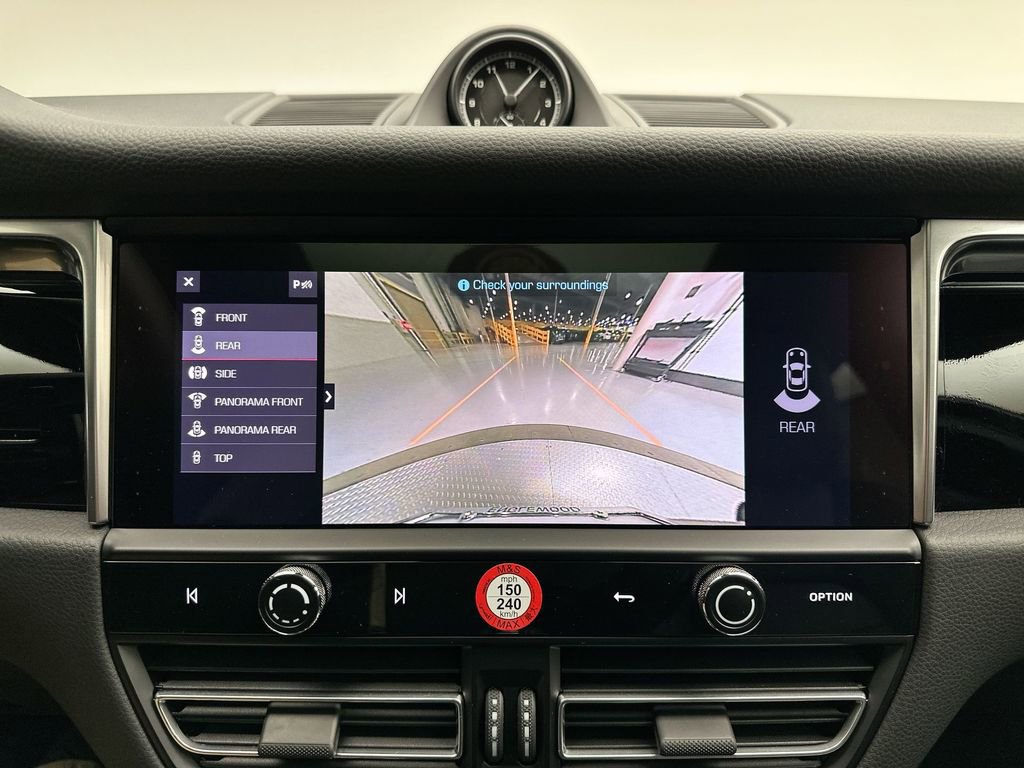 Used 2024 Porsche Macan image 16