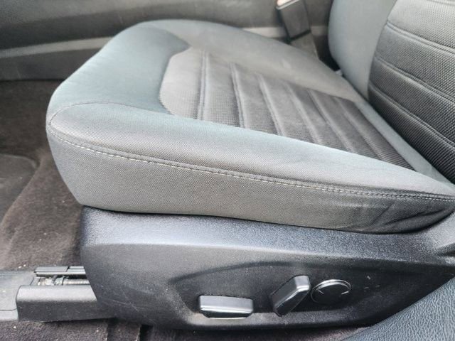 Used 2020 Ford Fusion SE image 23