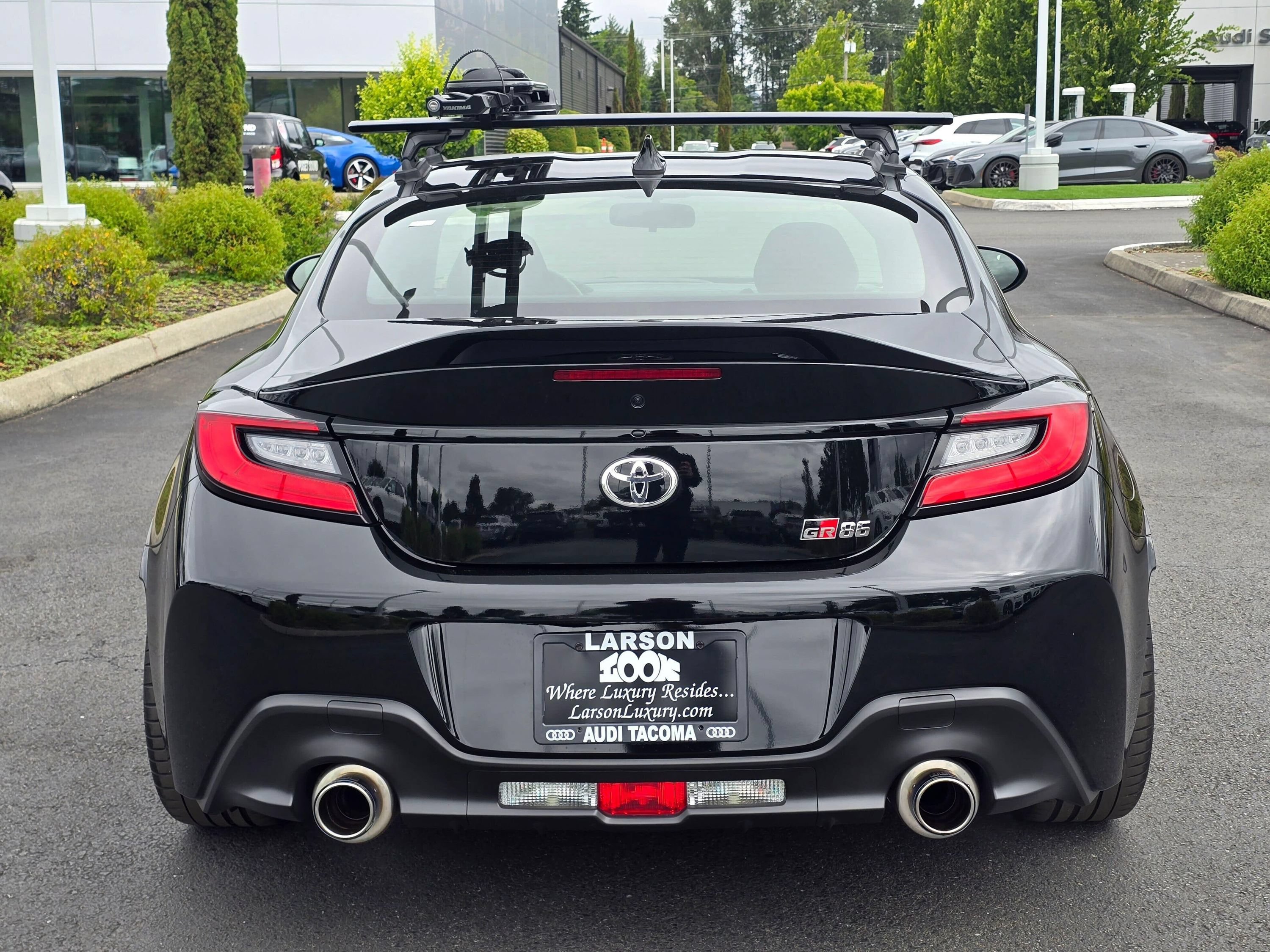 Used 2023 Toyota GR86 Premium w/ ALL Weather Mat Package (TMS) RWD image 4