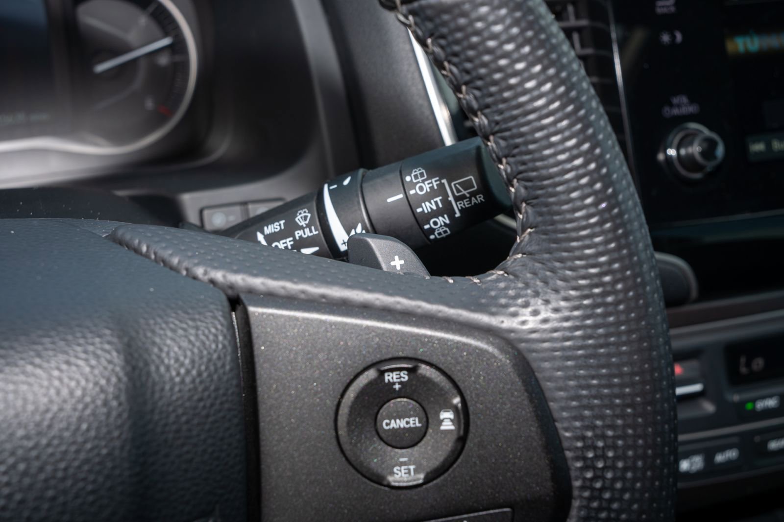 Certified 2025 Honda Passport EX-L image 34