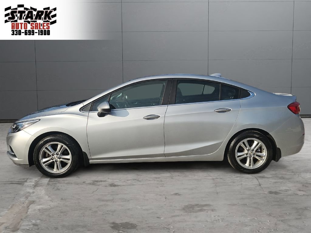 Used 2018 Chevrolet Cruze LT w/ Convenience Package image 2