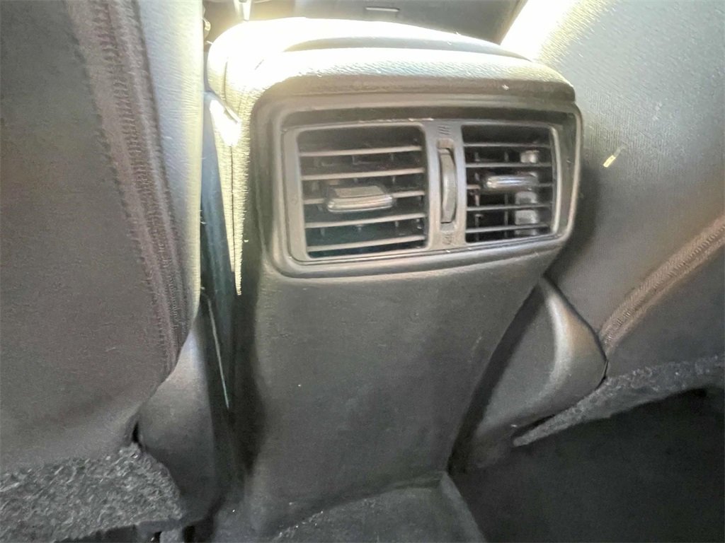 Used 2017 Nissan Rogue Sport SV w/ SV Premium Package image 14