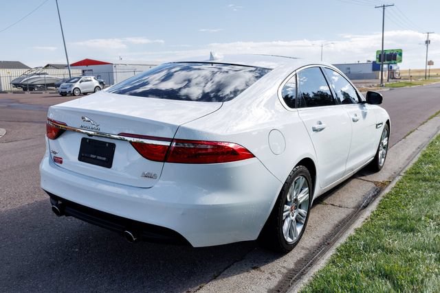 Used 2017 Jaguar XF Premium AWD/4WD image 5