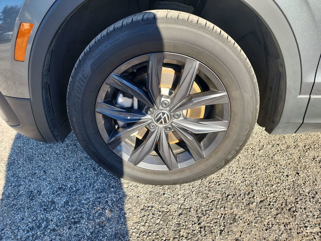 Used 2024 Volkswagen Tiguan SE image 11