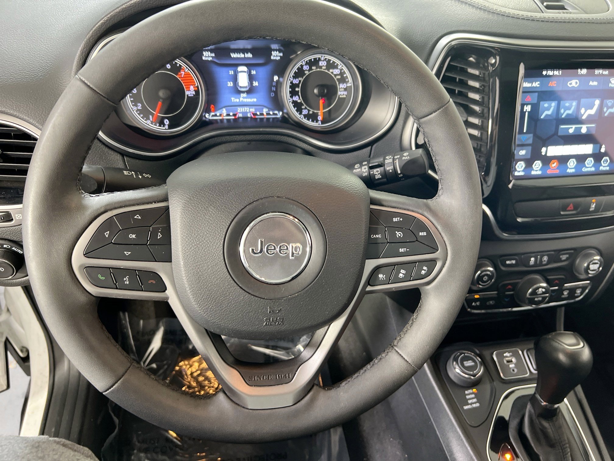 Used 2022 Jeep Cherokee Limited AWD/4WD image 11