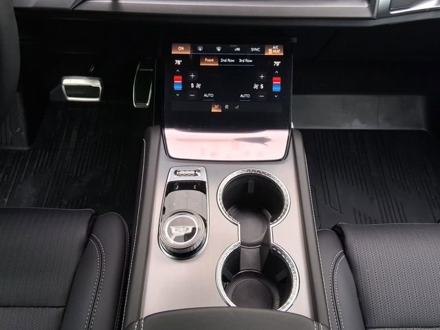 New 2026 Cadillac Vistiq Sport w/ LPO, Floor Liner Package AWD/4WD image 16