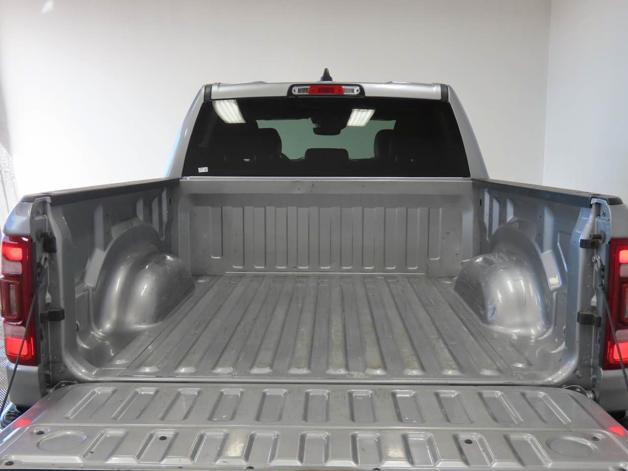 Used 2024 RAM 1500 Laramie RWD image 5