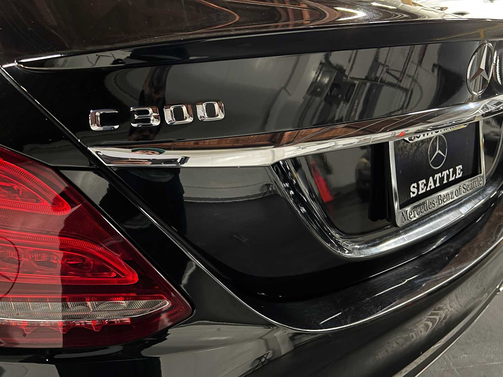 Used 2015 Mercedes-Benz C 300 4MATIC Sedan image 14