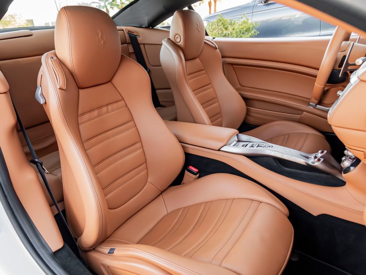 Used 2010 Ferrari California RWD image 35