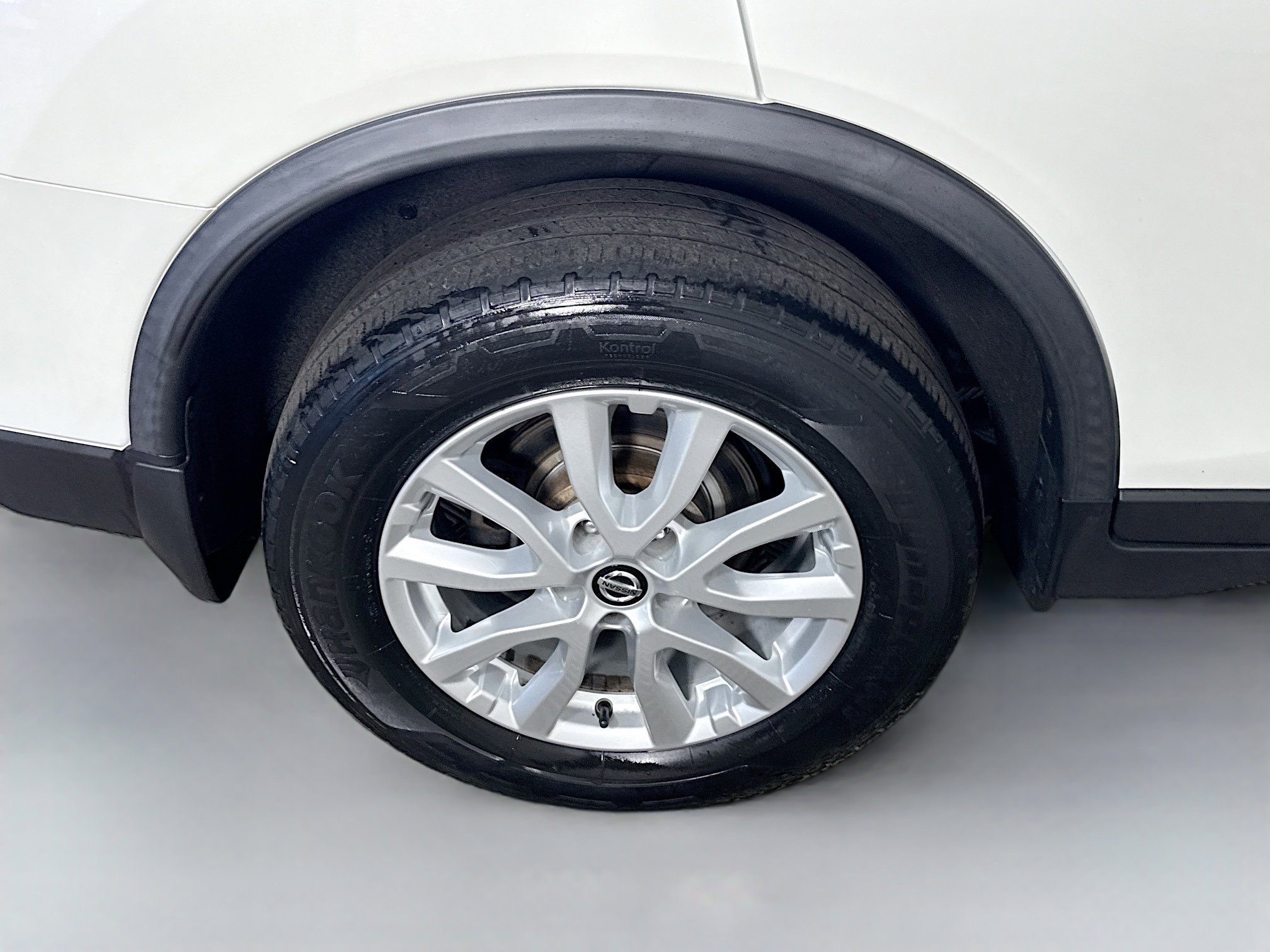 Used 2019 Nissan Rogue SV image 33