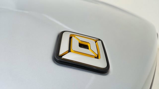 Used 2025 Rivian R1S Adventure image 16