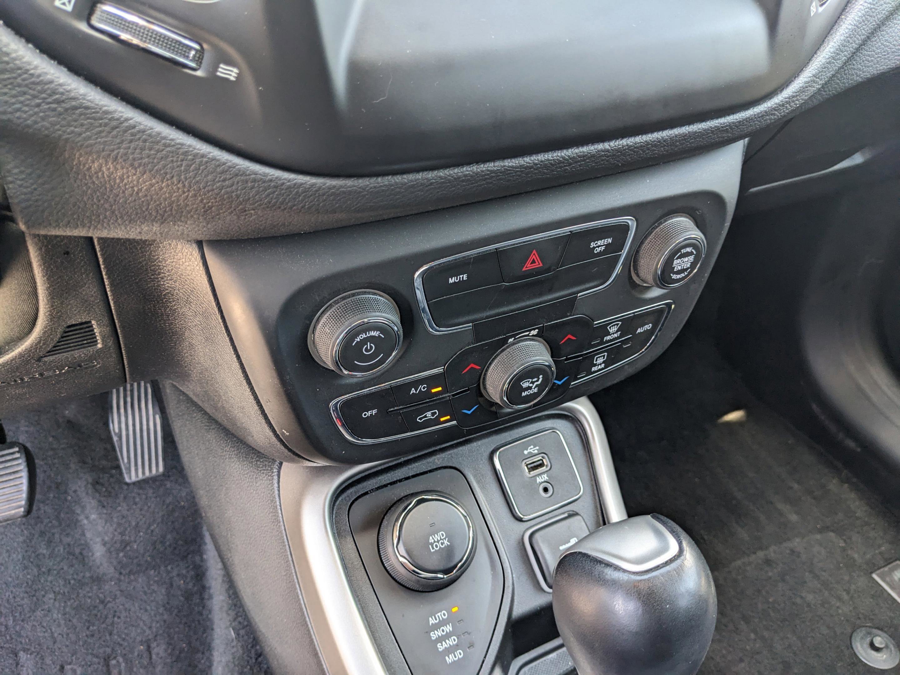 Used 2018 Jeep Compass Latitude w/ Popular Equipment Group image 23