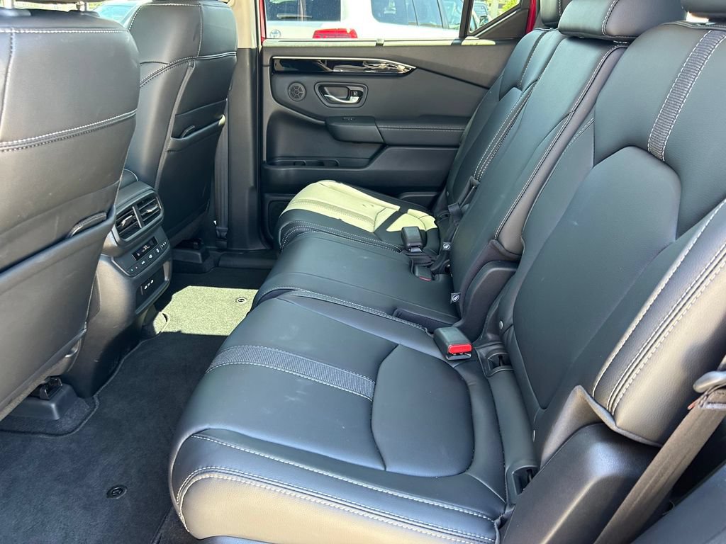 Used 2024 Honda Pilot Touring image 17
