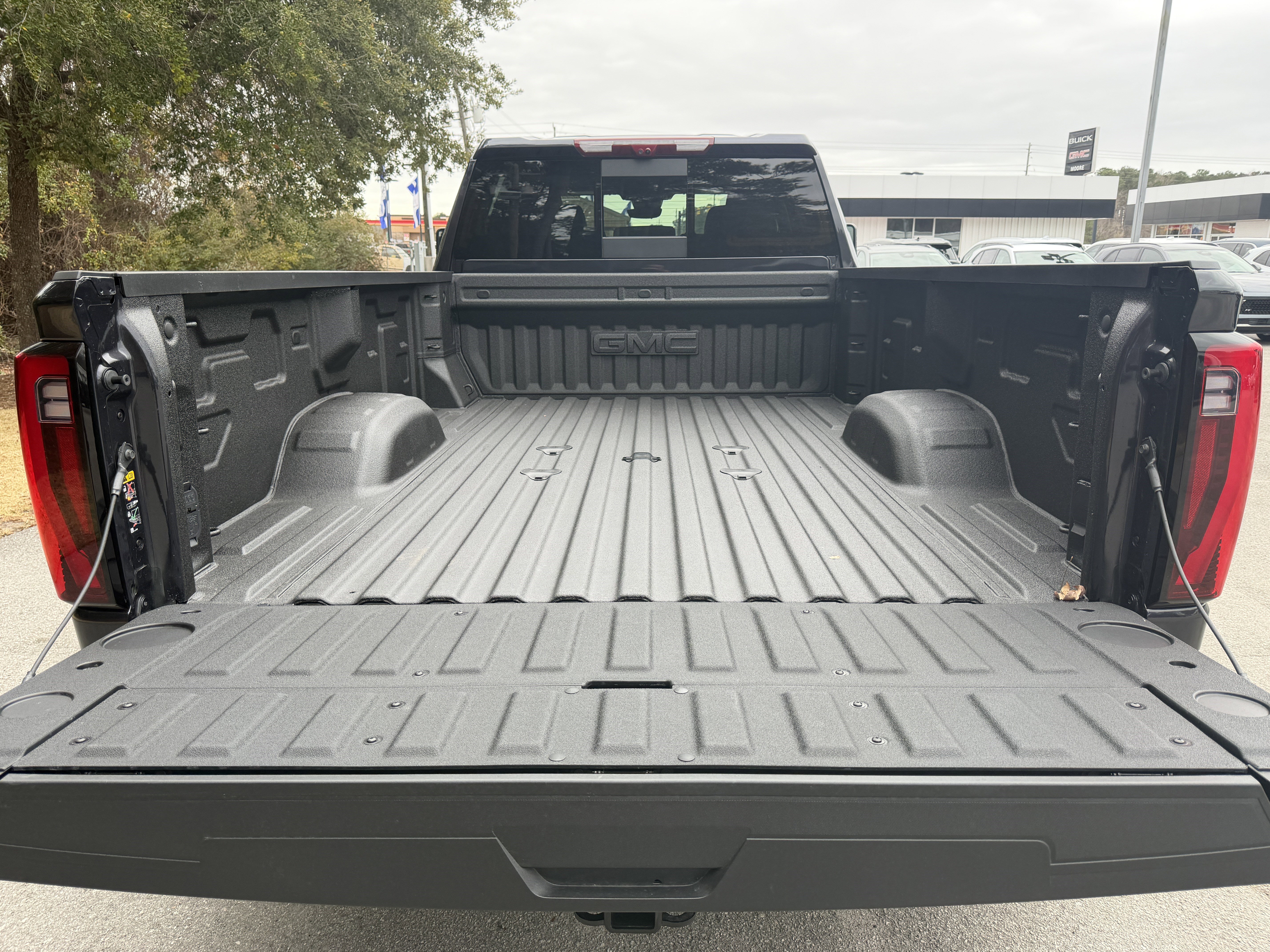 New 2026 GMC Sierra 3500 Denali w/ Denali Reserve Package AWD/4WD image 6