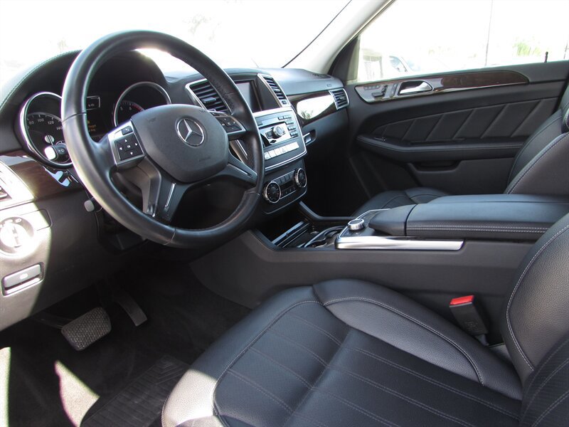 Used 2015 Mercedes-Benz GL 450 4MATIC w/ Parking Assist Package image 12