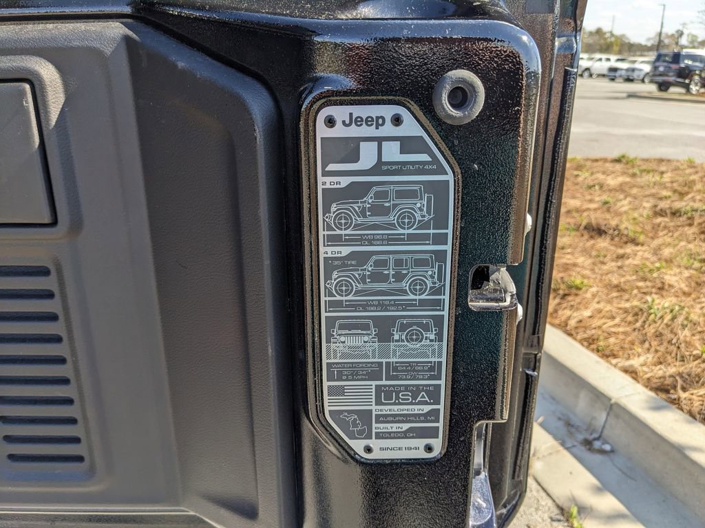 Certified 2025 Jeep Wrangler Unlimited Sahara image 44