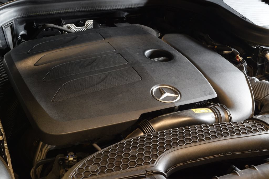 Used 2021 Mercedes-Benz GLC 300 4MATIC image 35