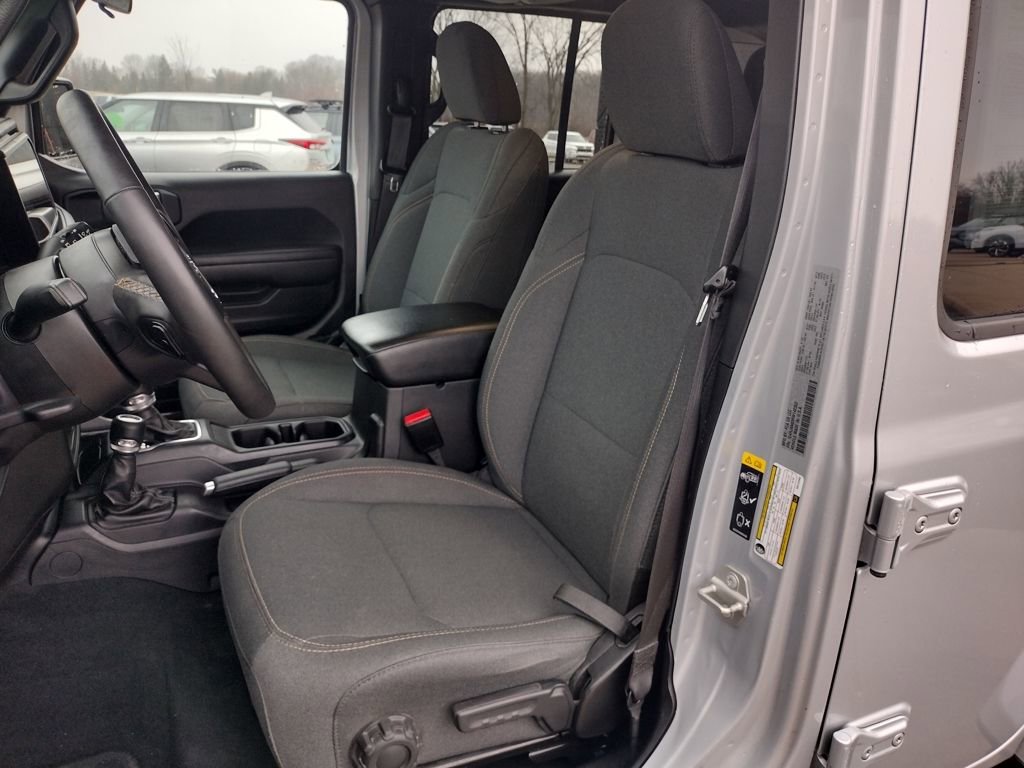 Used 2024 Jeep Wrangler Unlimited w/ Convenience Group image 2