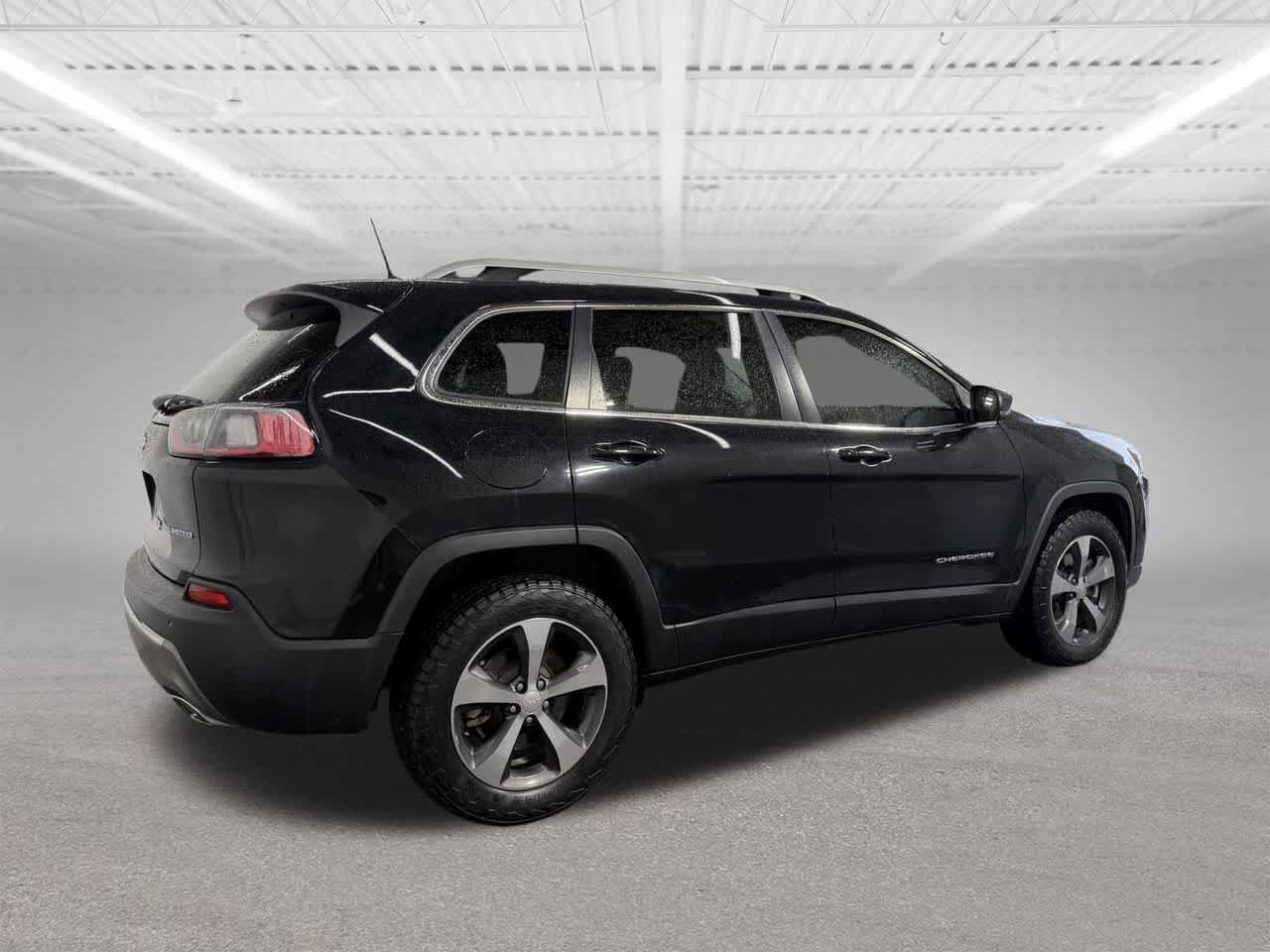 Used 2019 Jeep Cherokee Limited image 6