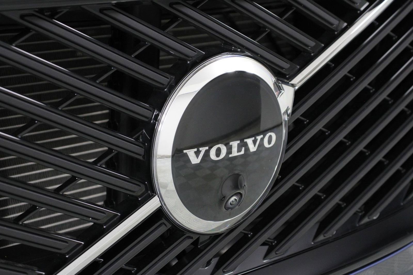 Certified 2026 Volvo XC60 B5 Plus w/ Protection Package Premier AWD/4WD image 27