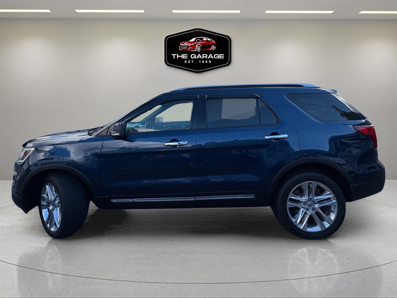 Used 2016 Ford Explorer Limited w/ Equipment Group 301A image 4