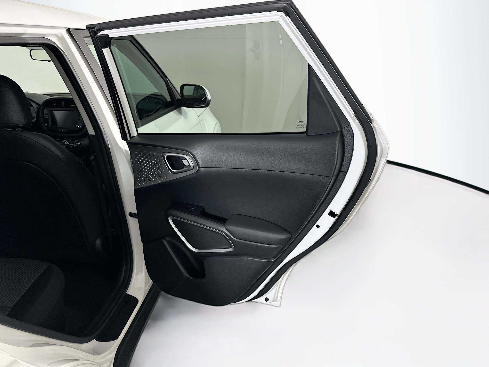 Used 2025 Kia Soul LX w/ LX Technology Package image 28