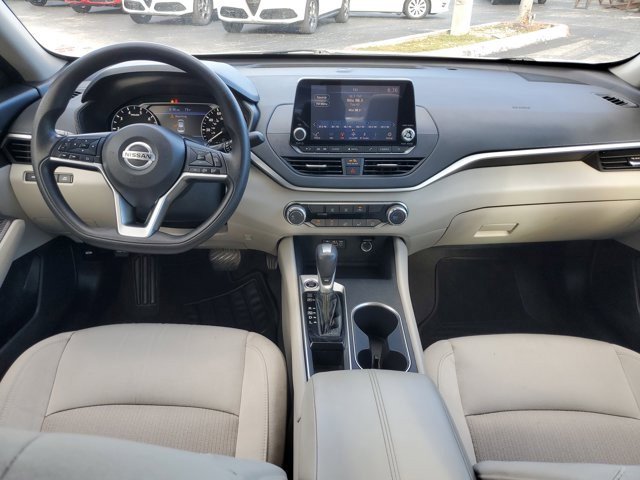 Used 2022 Nissan Altima 2.5 SV image 14