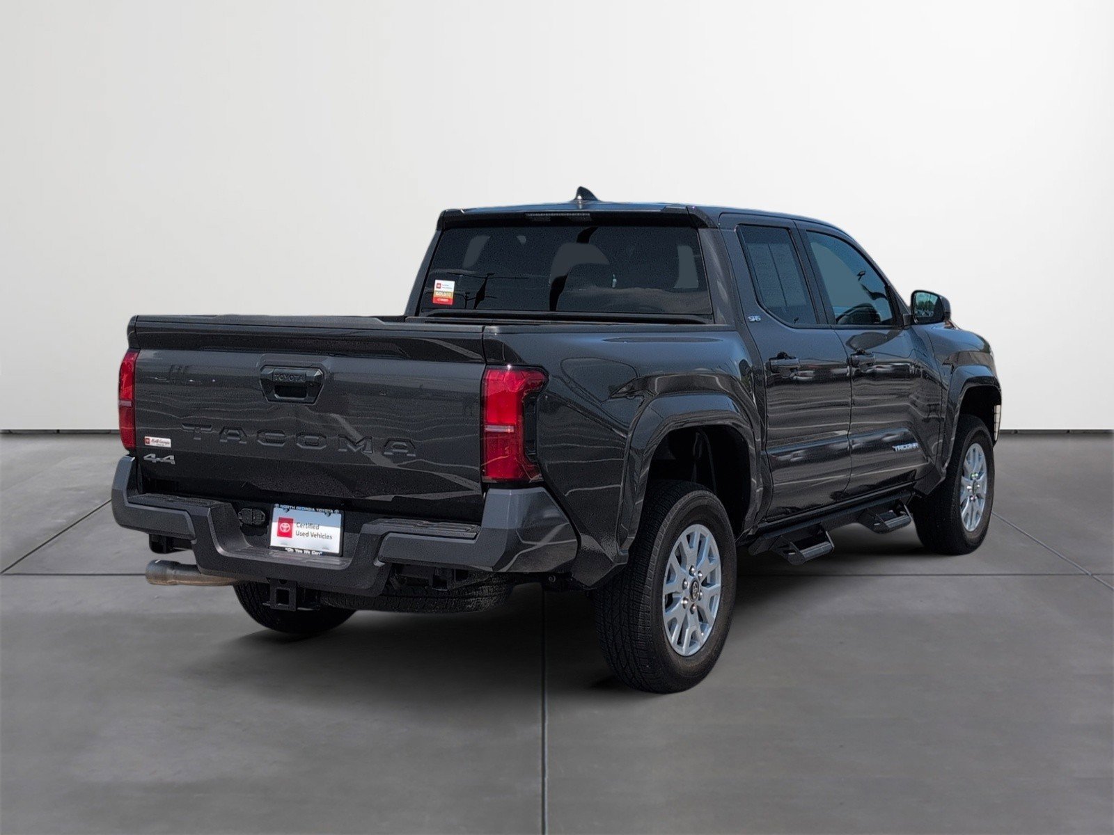 Certified 2025 Toyota Tacoma SR5 AWD/4WD image 5