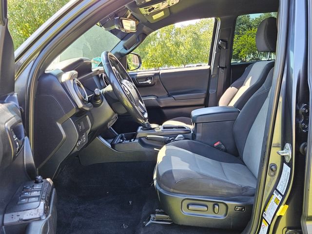 Used 2020 Toyota Tacoma TRD Off-Road w/ Technology Package image 5