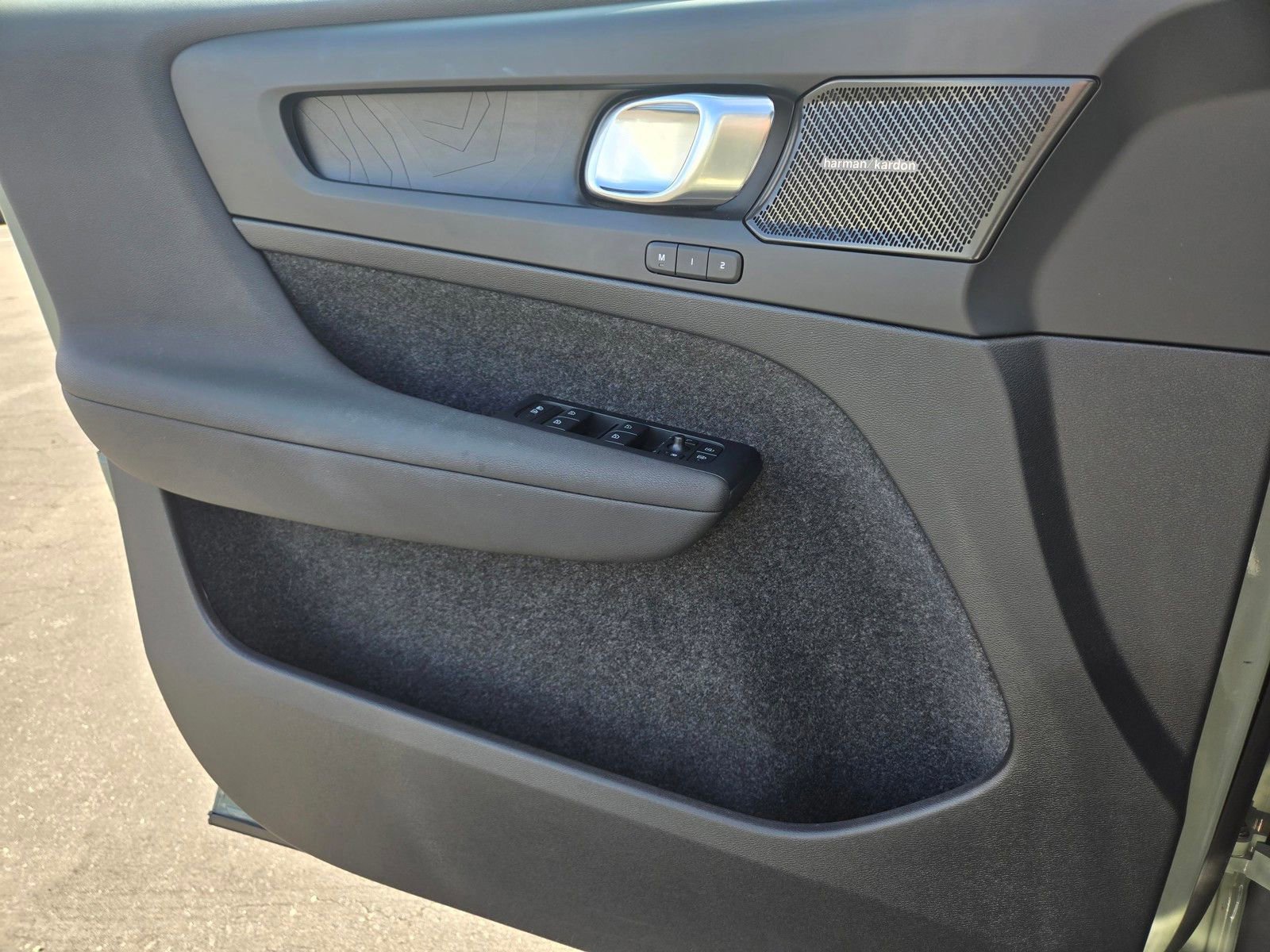 Certified 2023 Volvo C40 P8 Recharge Ultimate w/ Protection Package Premier image 14